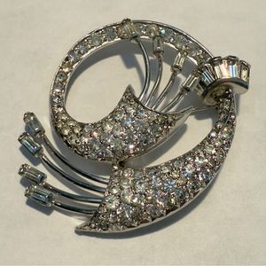 Vintage Kramer Brooch with Crystal Accents